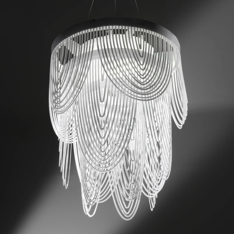 Slamp Ceremony S wit ingeschakeld met decoratief lichteffect